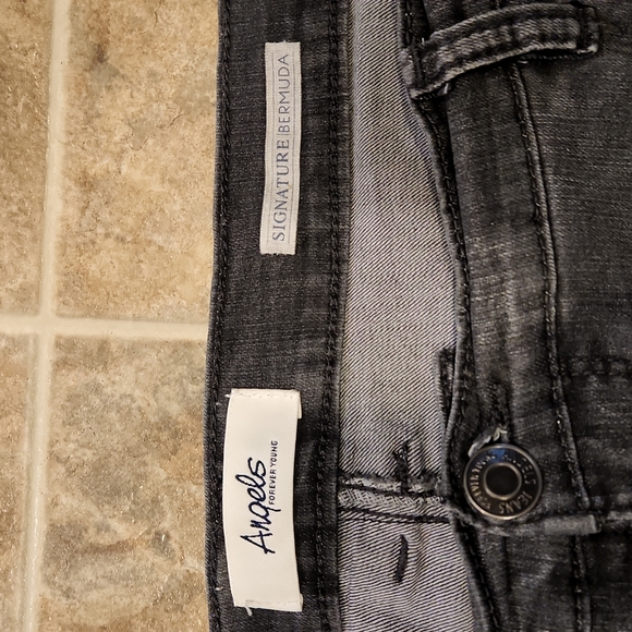 Angels - Picture 2 of 4